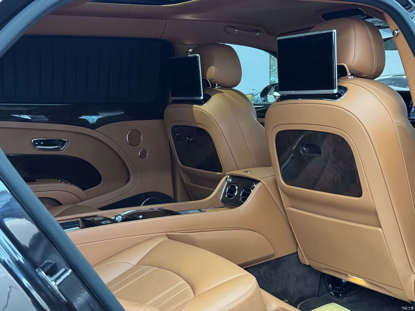 Bentley Mulsanne, 2018 13