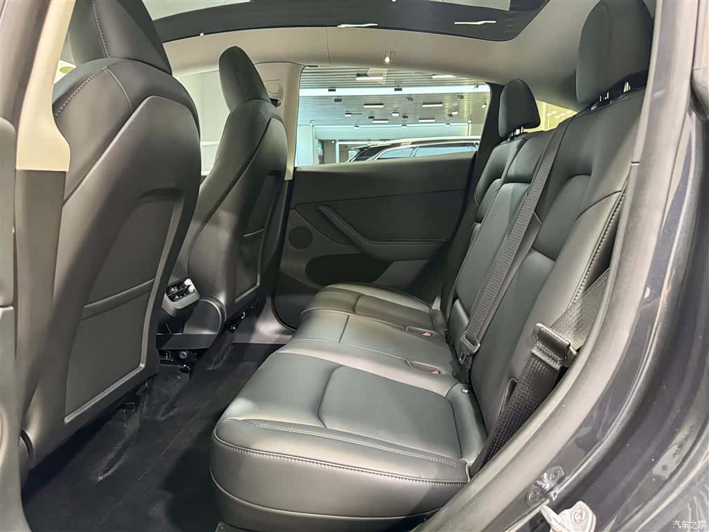 Tesla Model Y, 2024 24