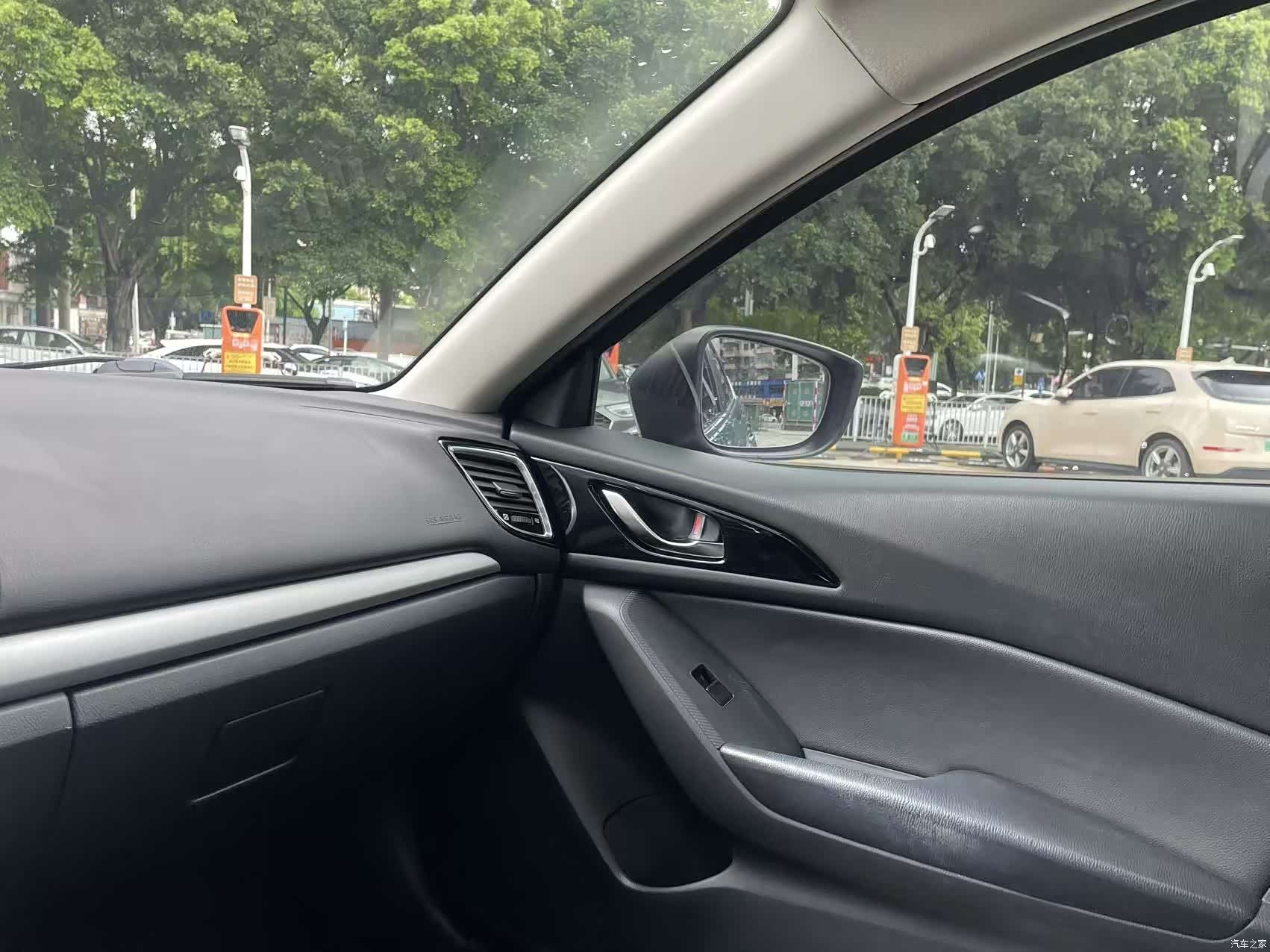 Mazda Mazda3, 2017 21