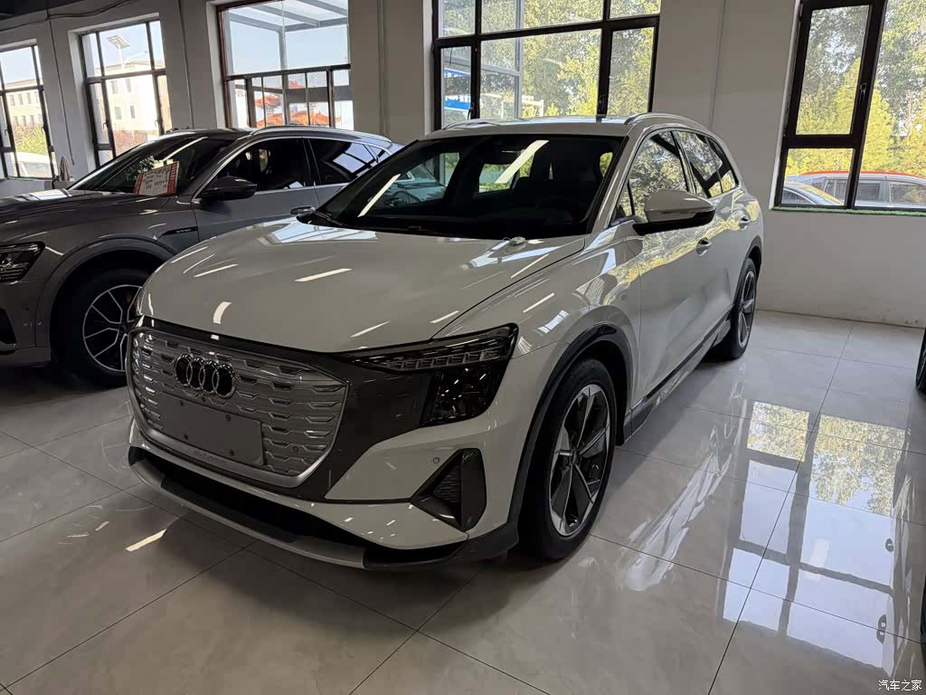 Audi Q5 e-tron, 2022 1