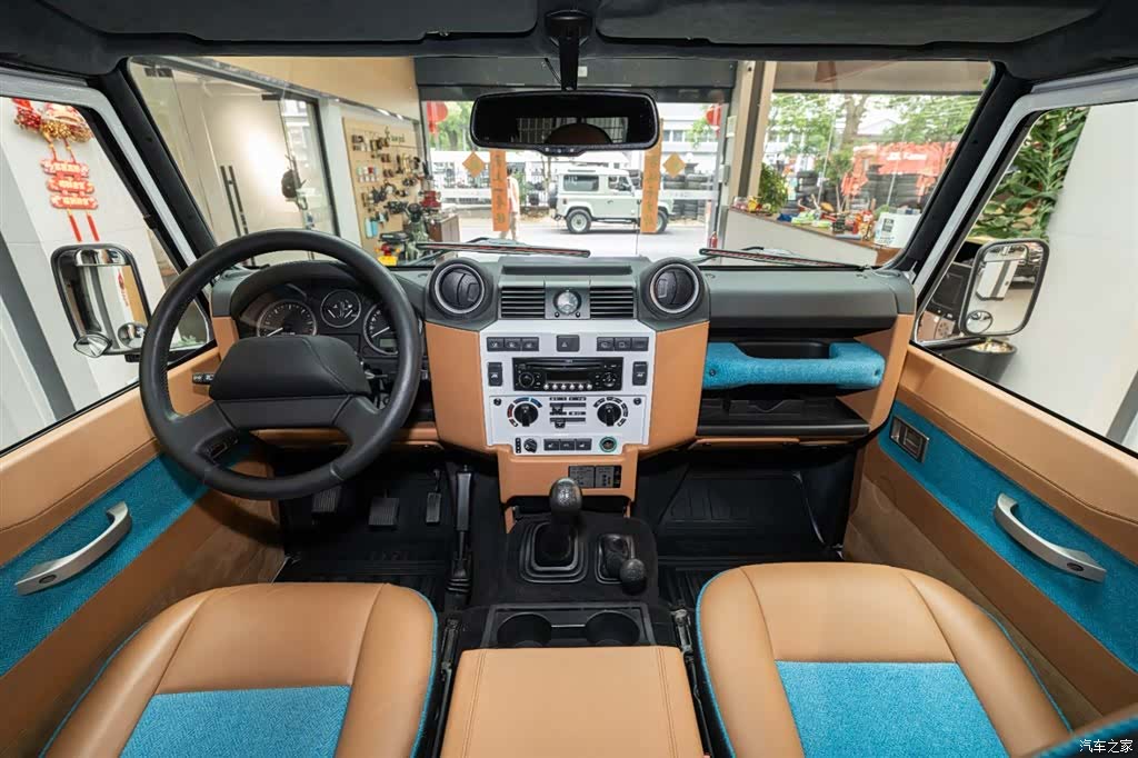 Land Rover Defender, 2010 8