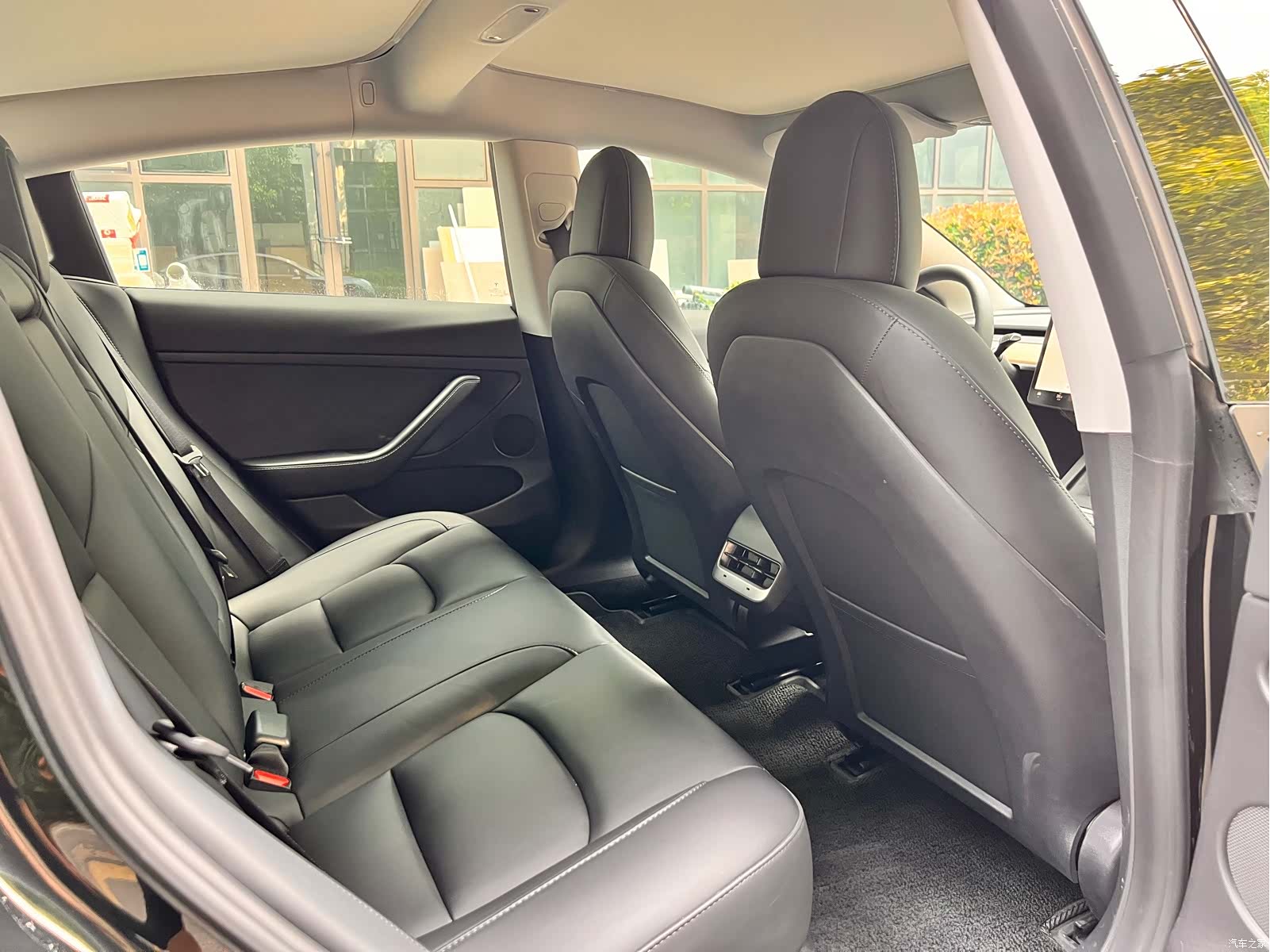 Tesla Model 3, 2023 10