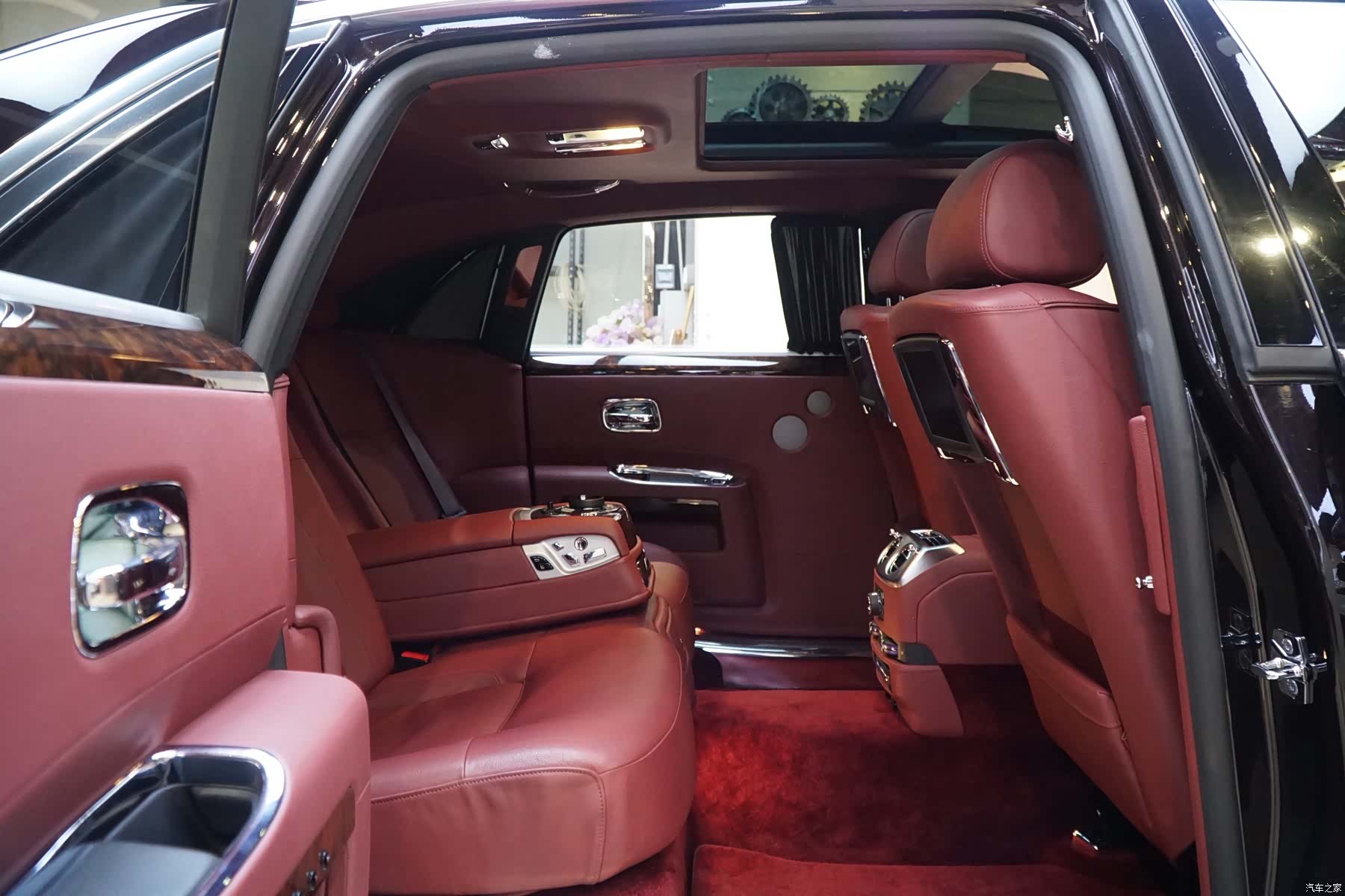 Rolls-Royce Ghost, 2014 6
