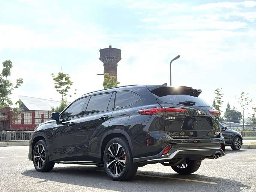 Toyota Crown, 2022 9