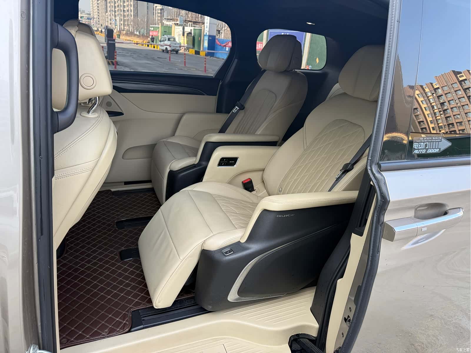Buick GL8, 2022 11