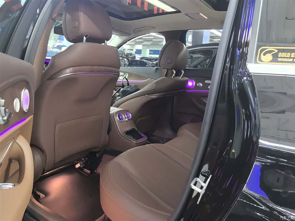 Mercedes-Benz E-Class, 2023 17