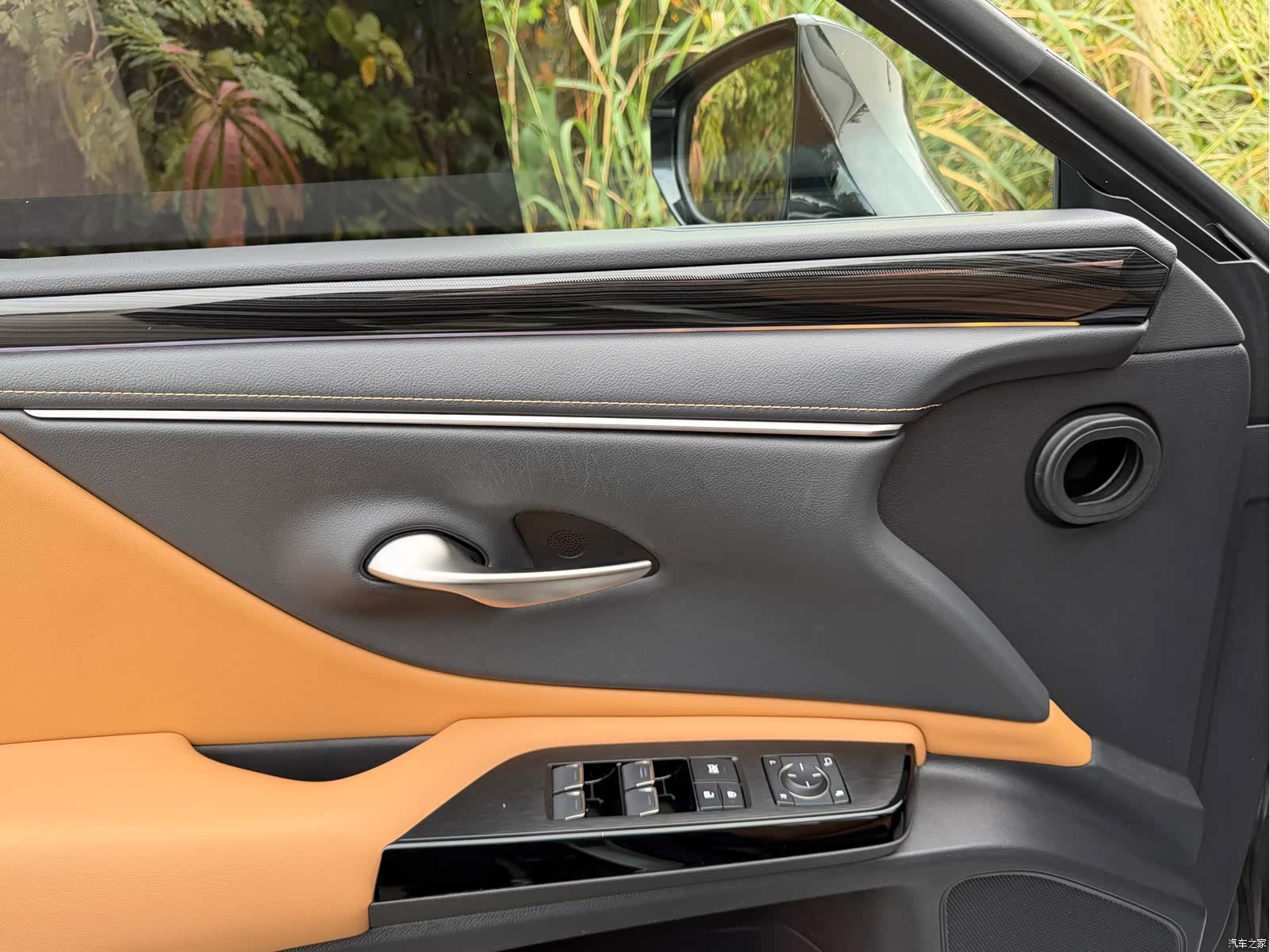 Lexus ES, 2022 13