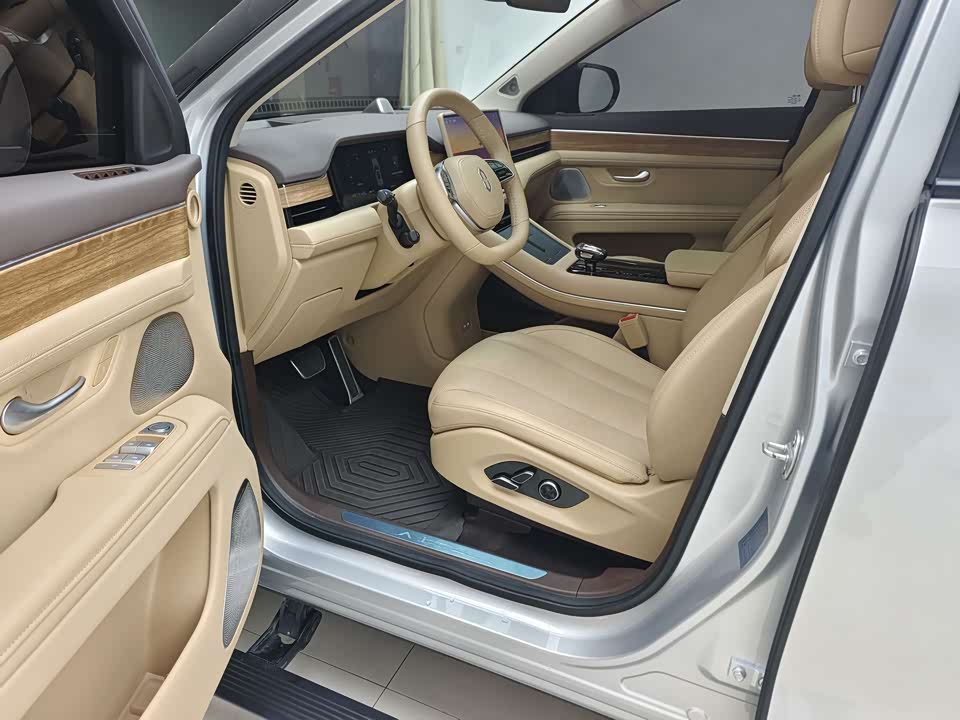 AITO Ask the world M7