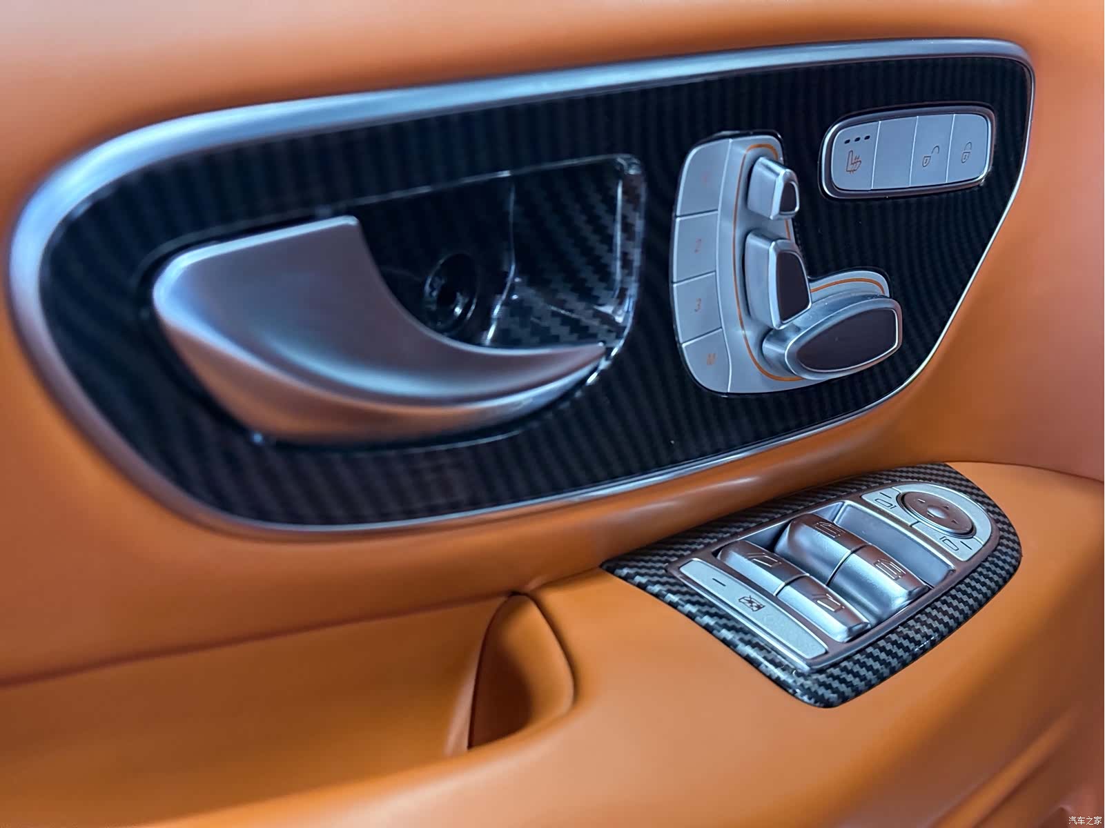 Mercedes-Benz 7, 2023 10
