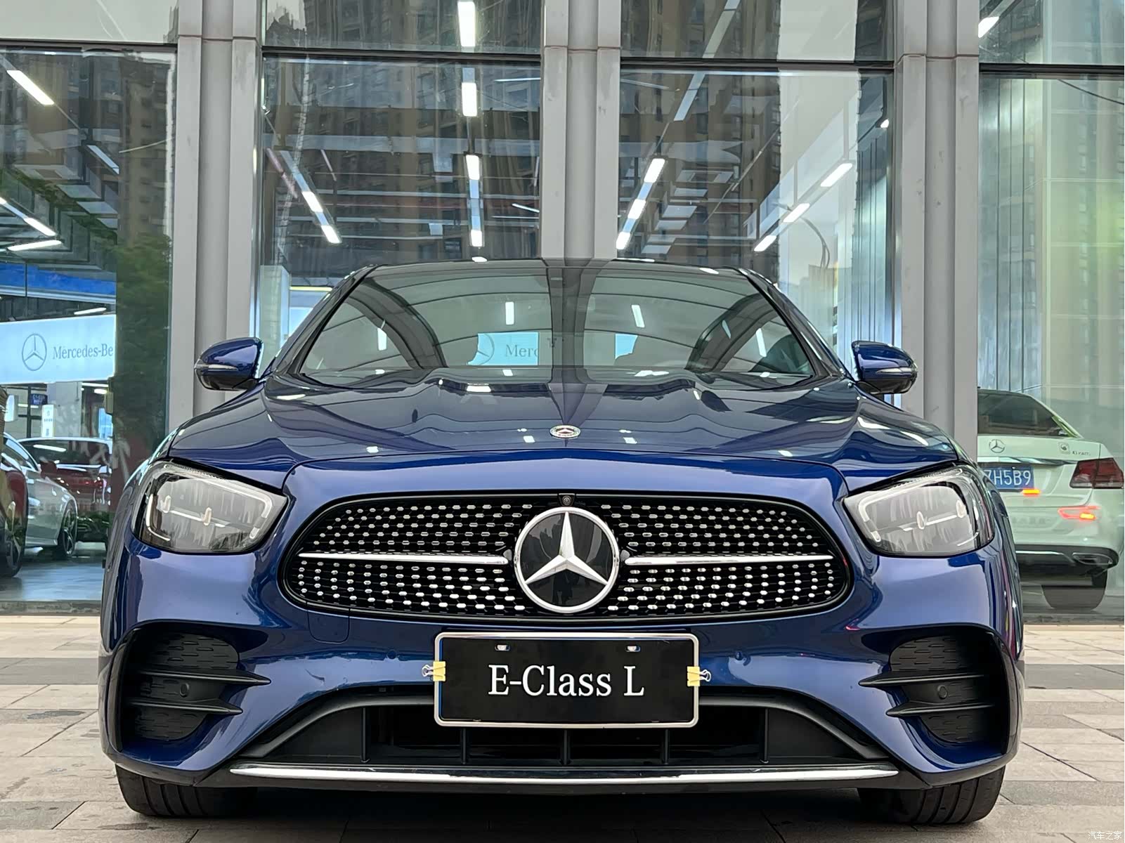 Mercedes-Benz E-Class, 2023 3
