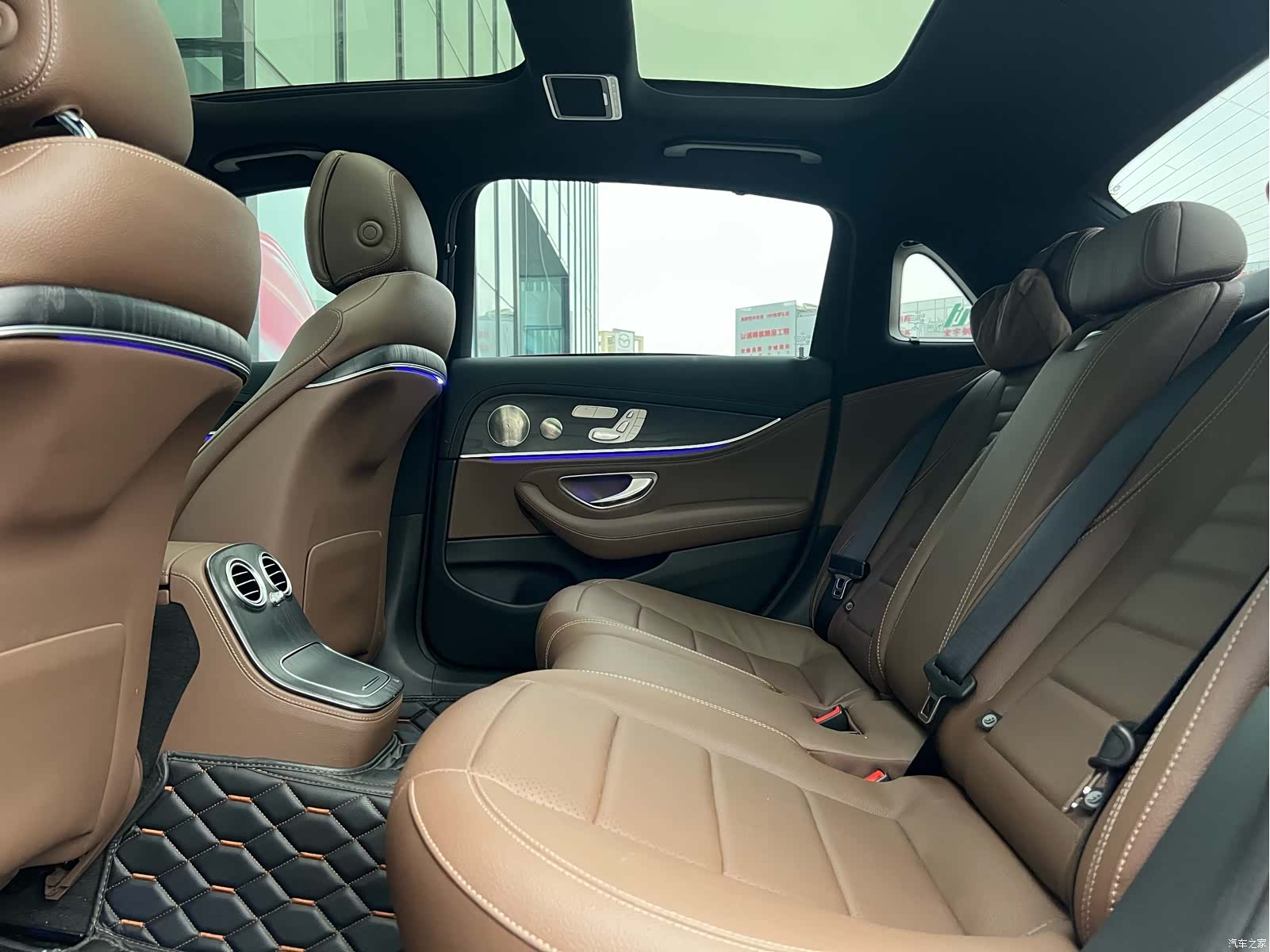 Mercedes-Benz E-Class, 2023 12
