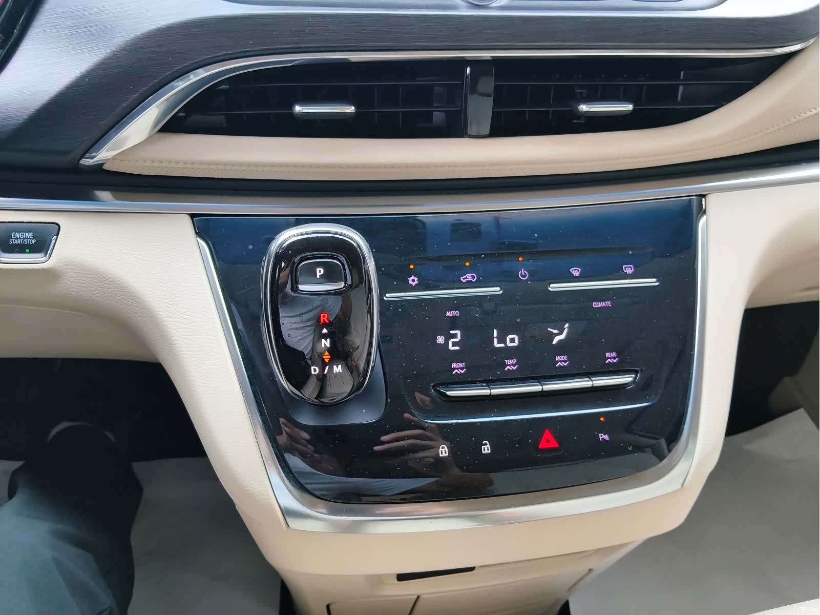 Buick GL8, 2024 9