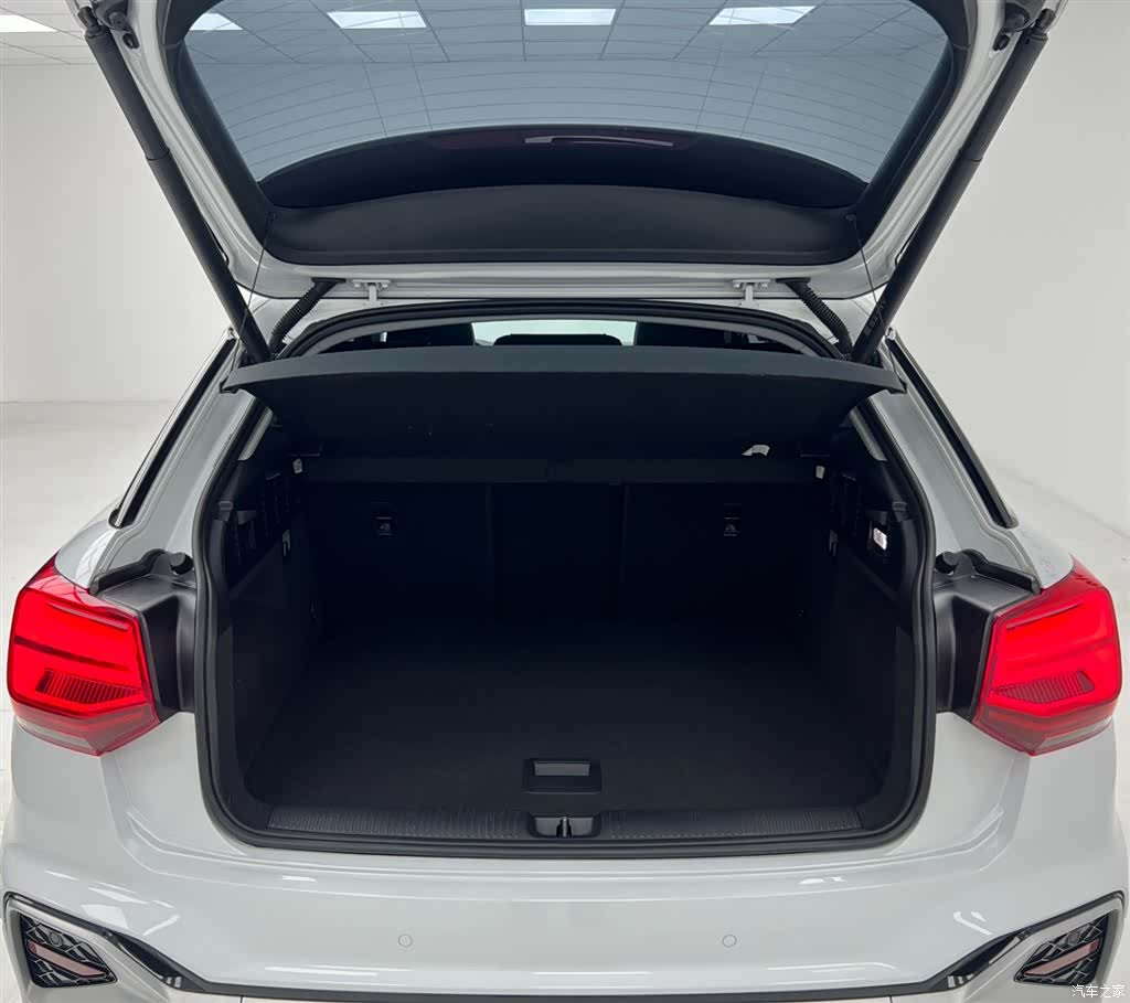 Audi Q2L, 2021 11