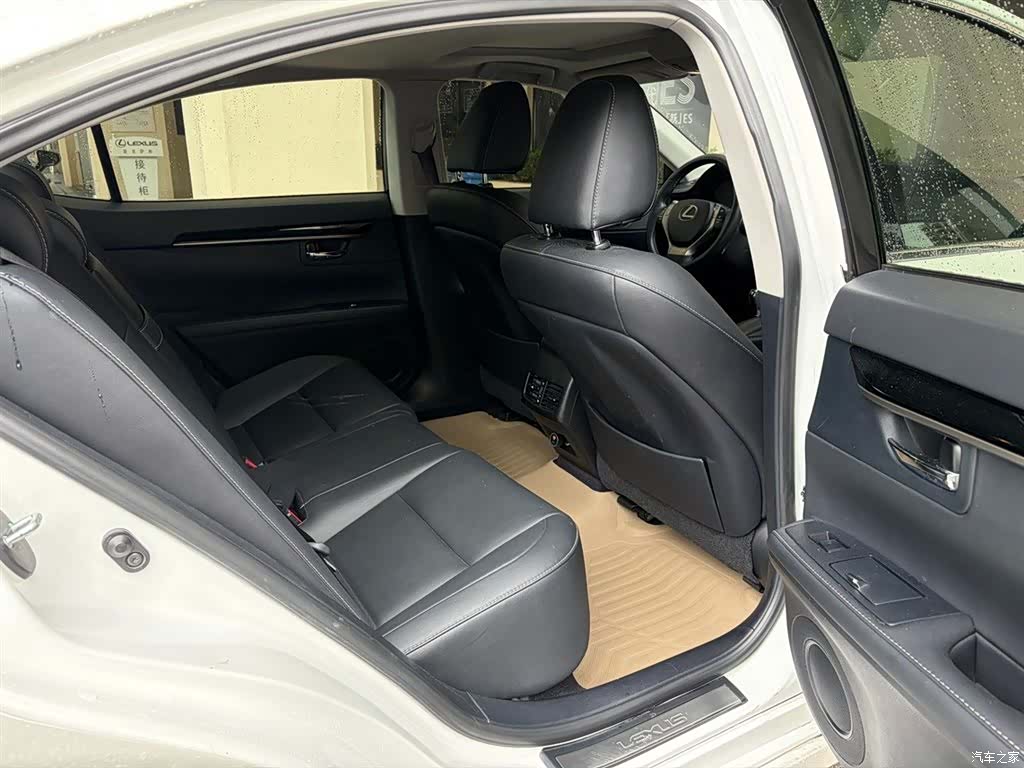 Lexus ES, 2013 9