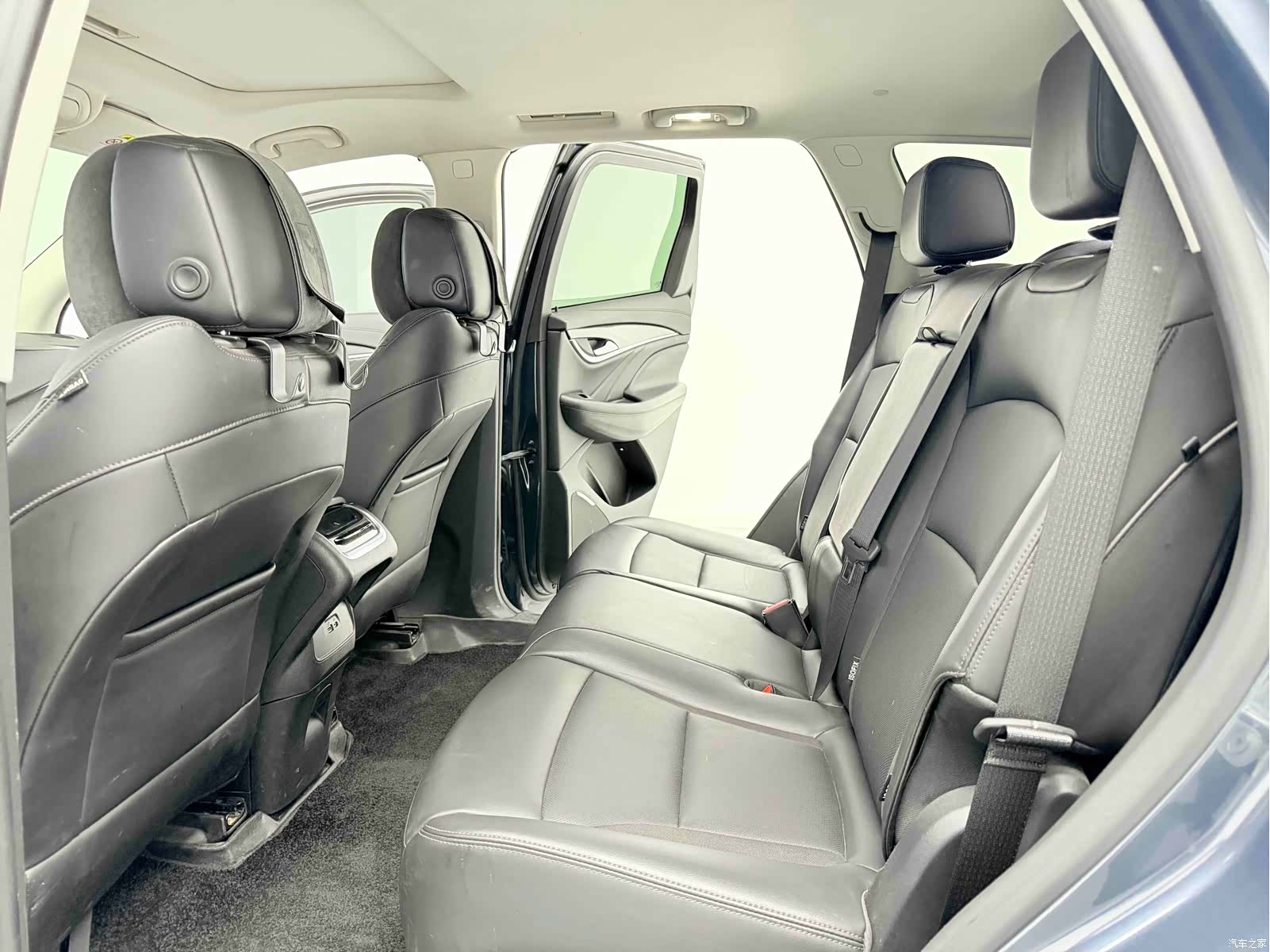 Buick Enclave, 2021 9