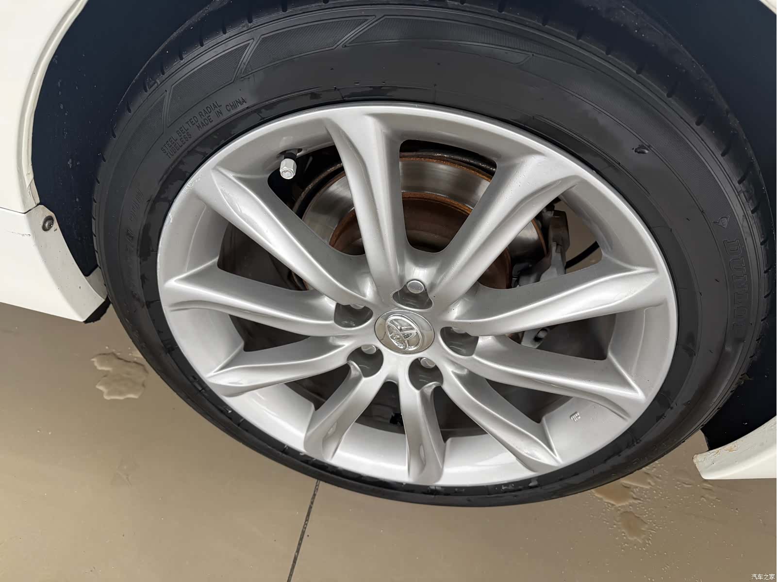 Toyota 2.5V, 2012 10