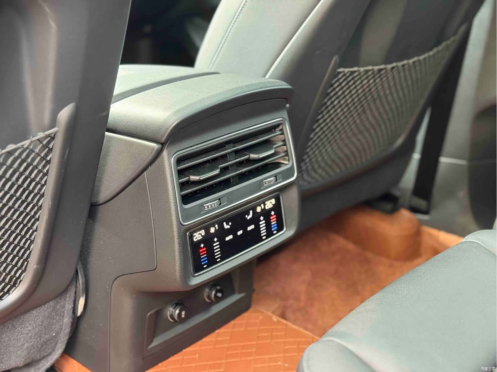 Audi Q7, 2024 8