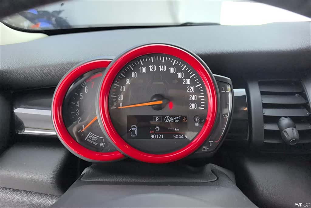 Mini ONE, 2019 14