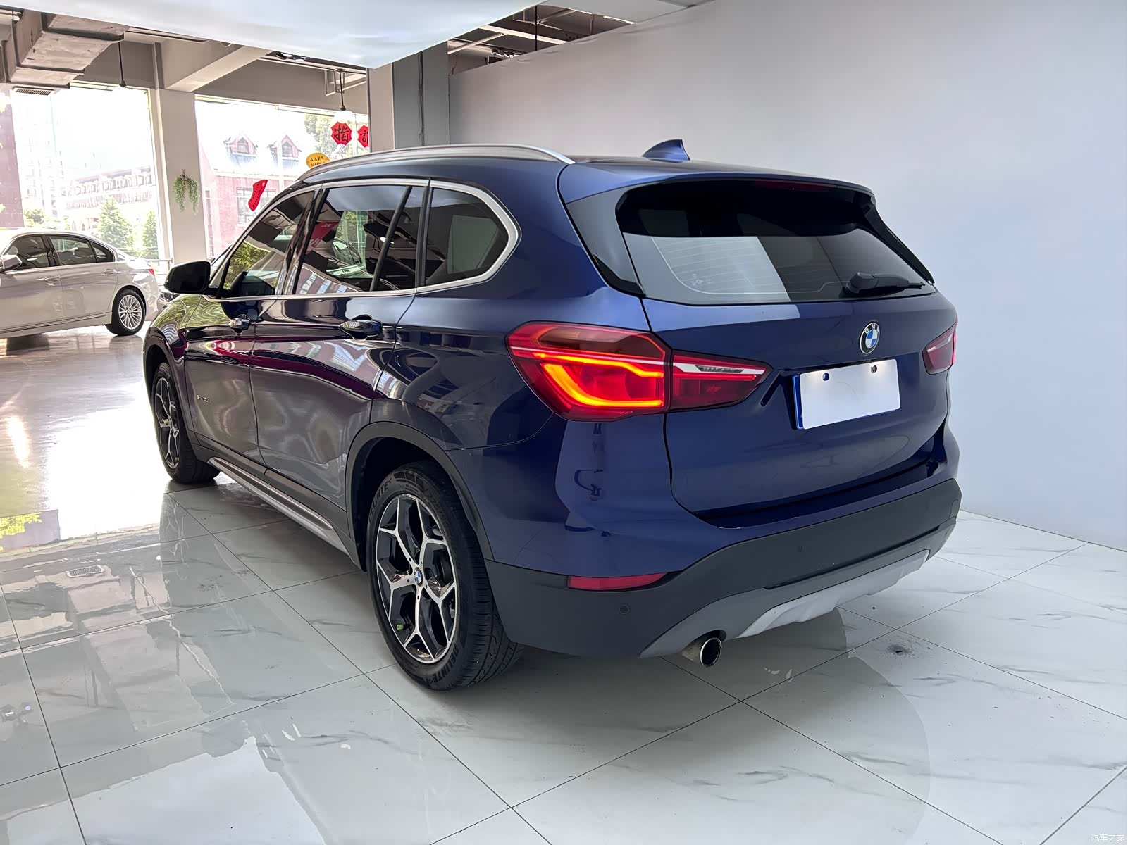 BMW X1, 2018 все фото