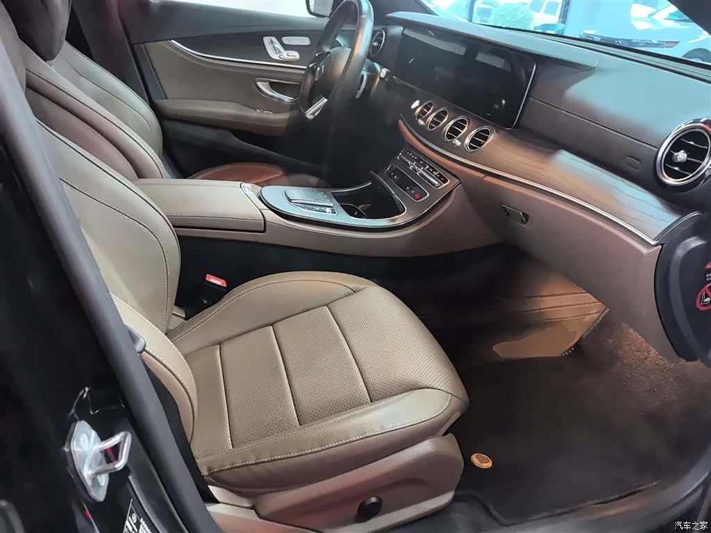 Mercedes-Benz E-Class, 2023 16
