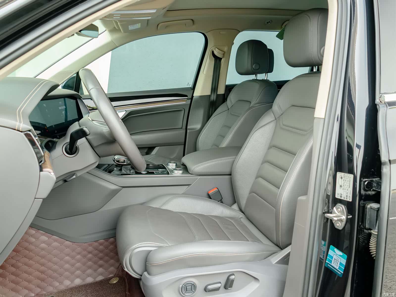 Volkswagen Touareg, 2020 10