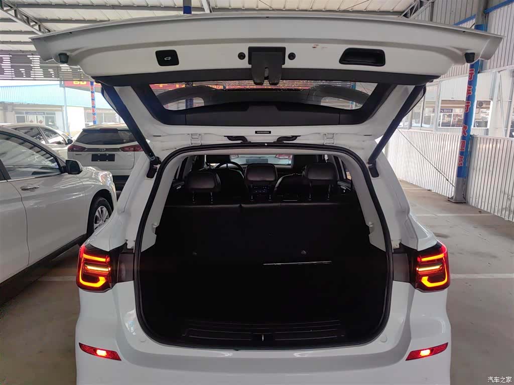 Roewe RX5, 2022 19