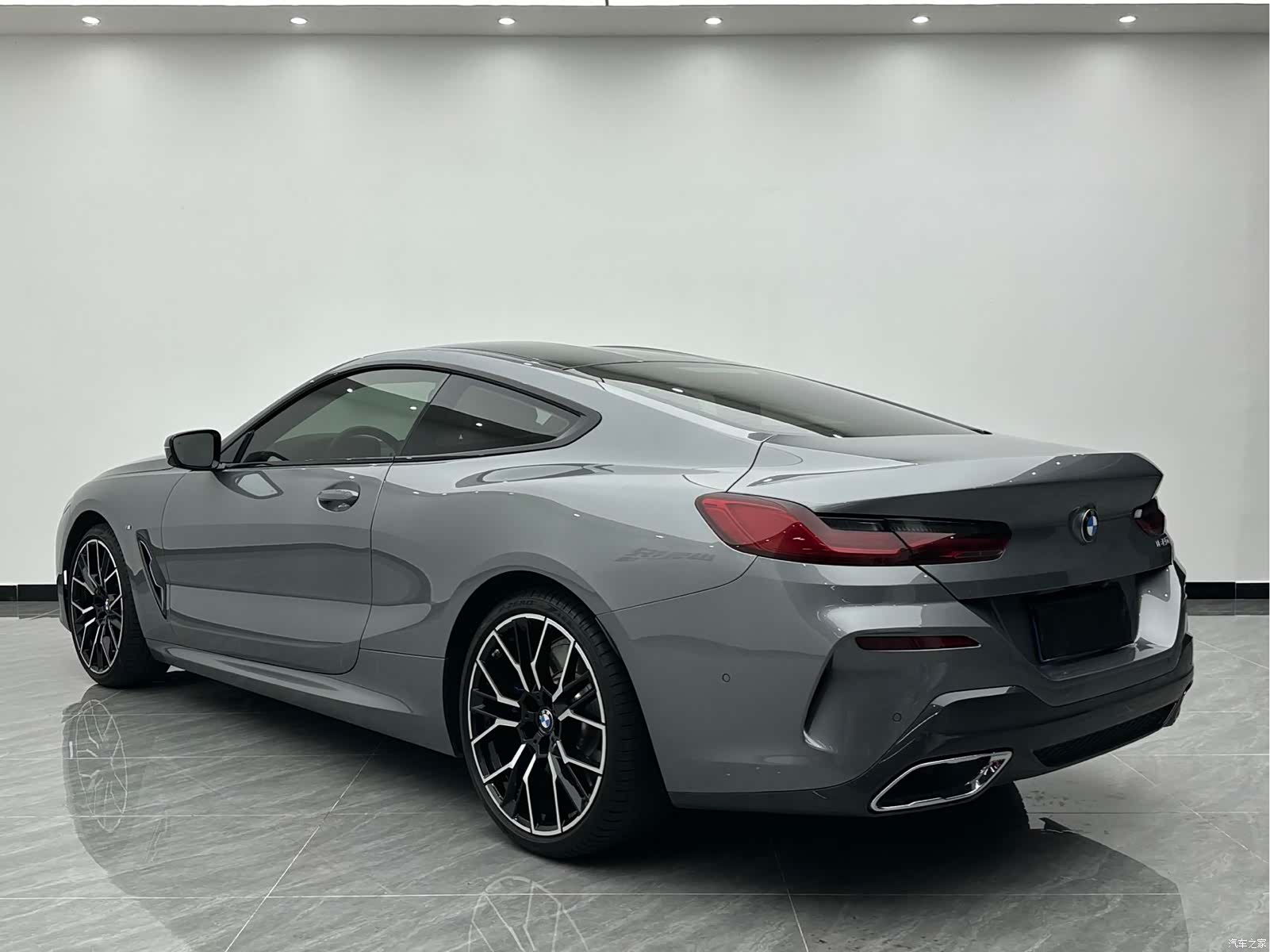 BMW 8 Series, 2025 6