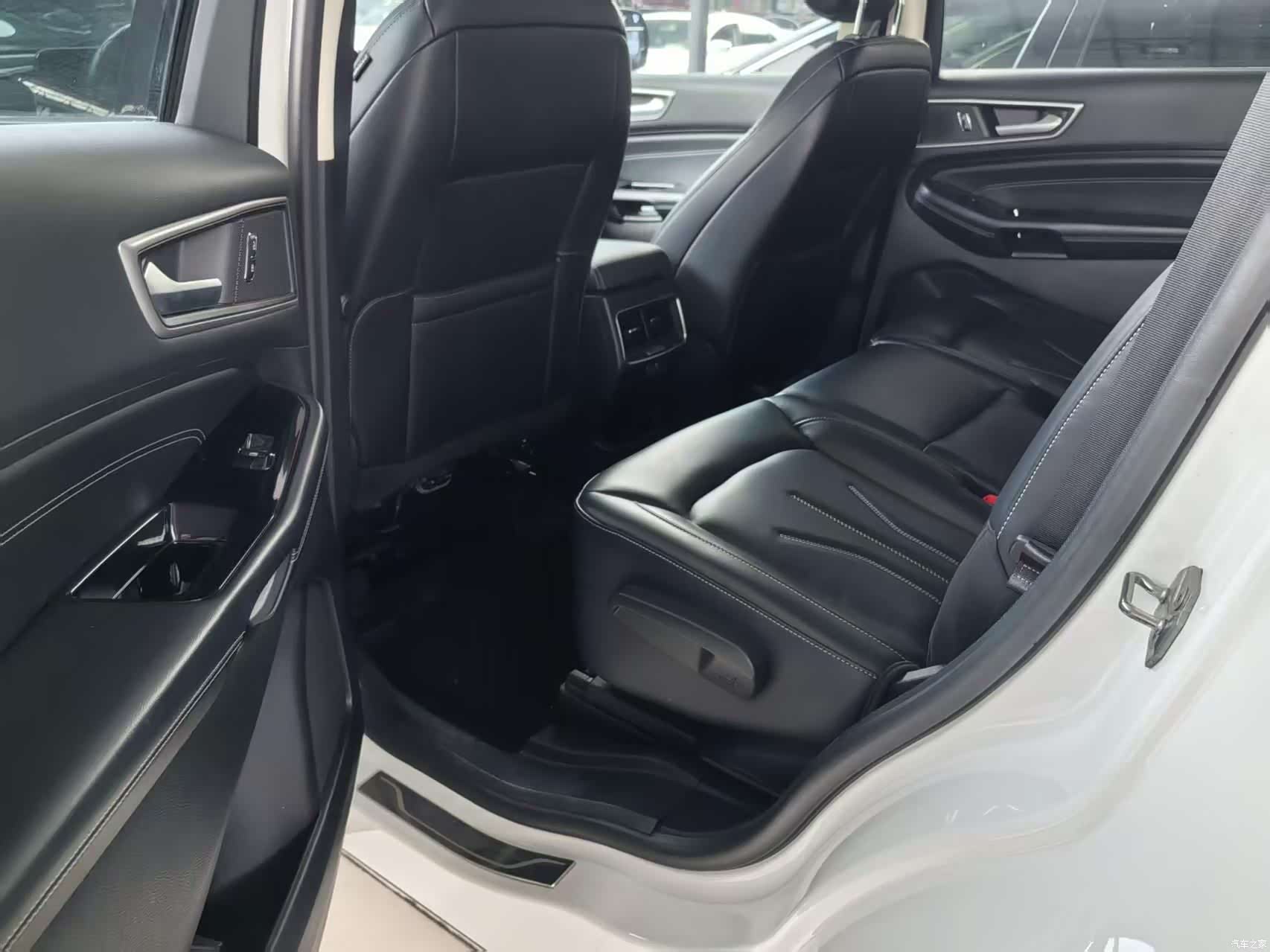 Ford Edge, 2021 10