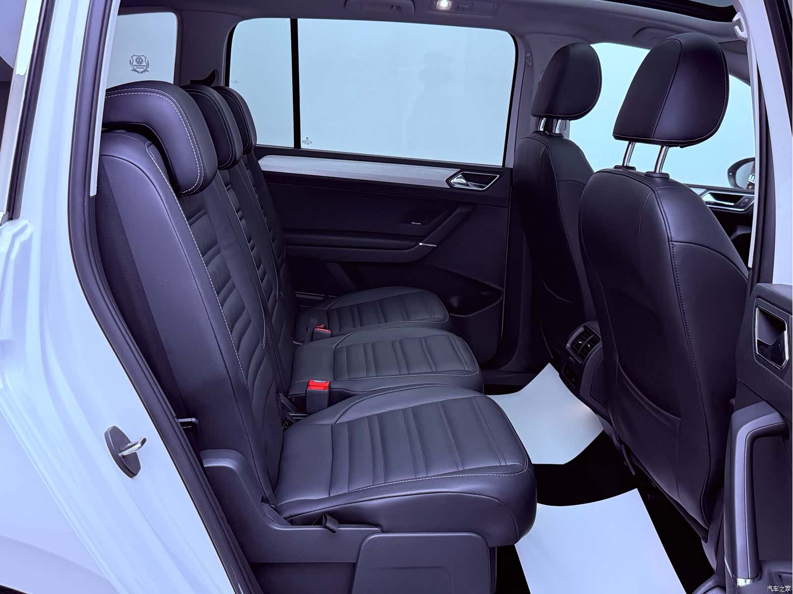 Volkswagen L, 2017 19