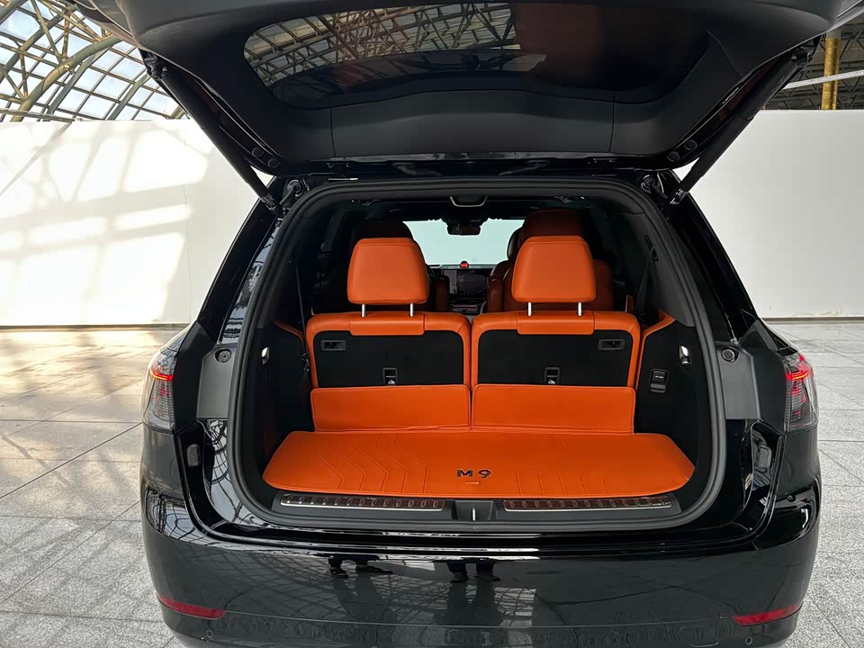 AITO Ask the world M9