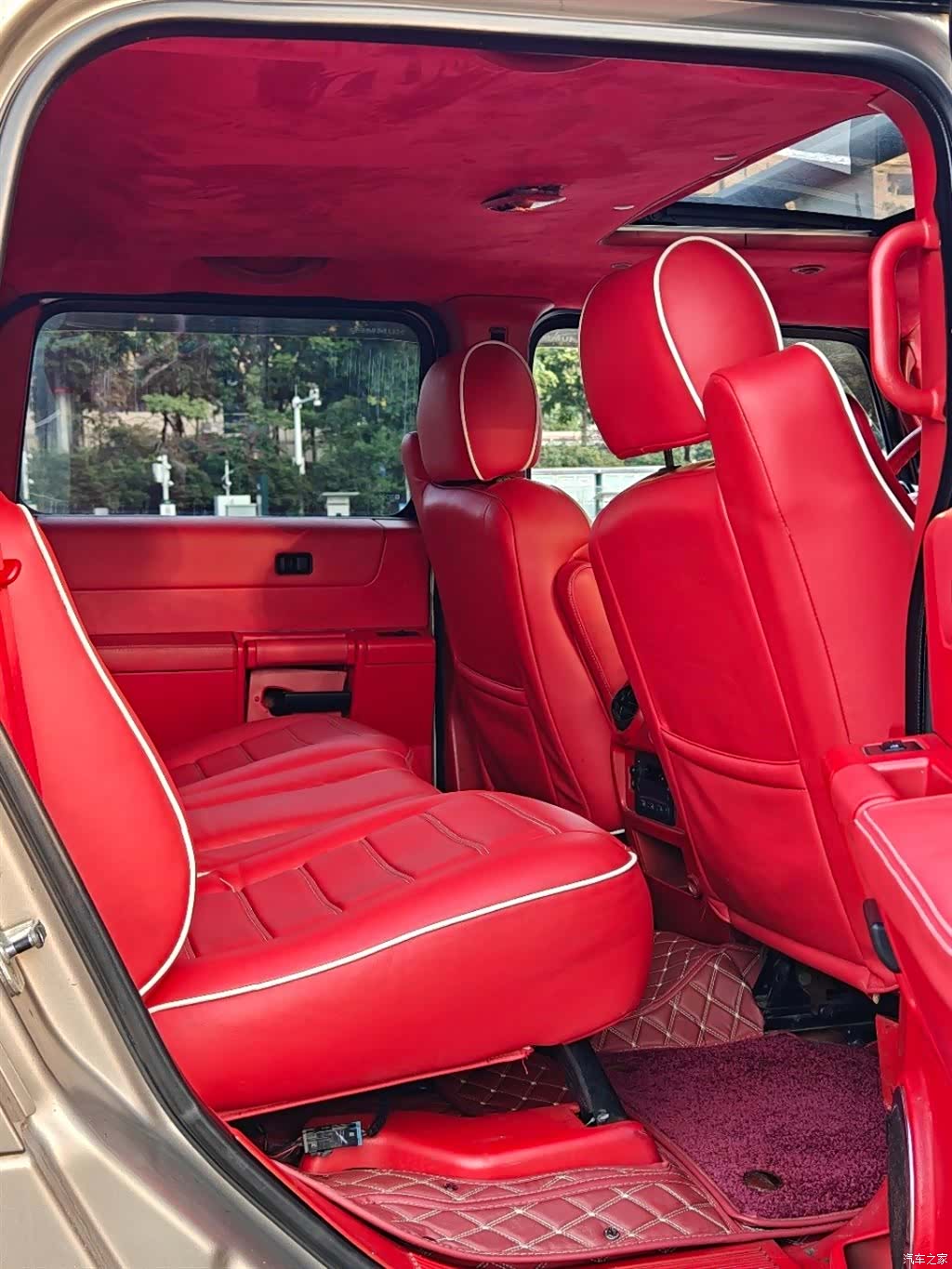 Hummer H2, 2010 10