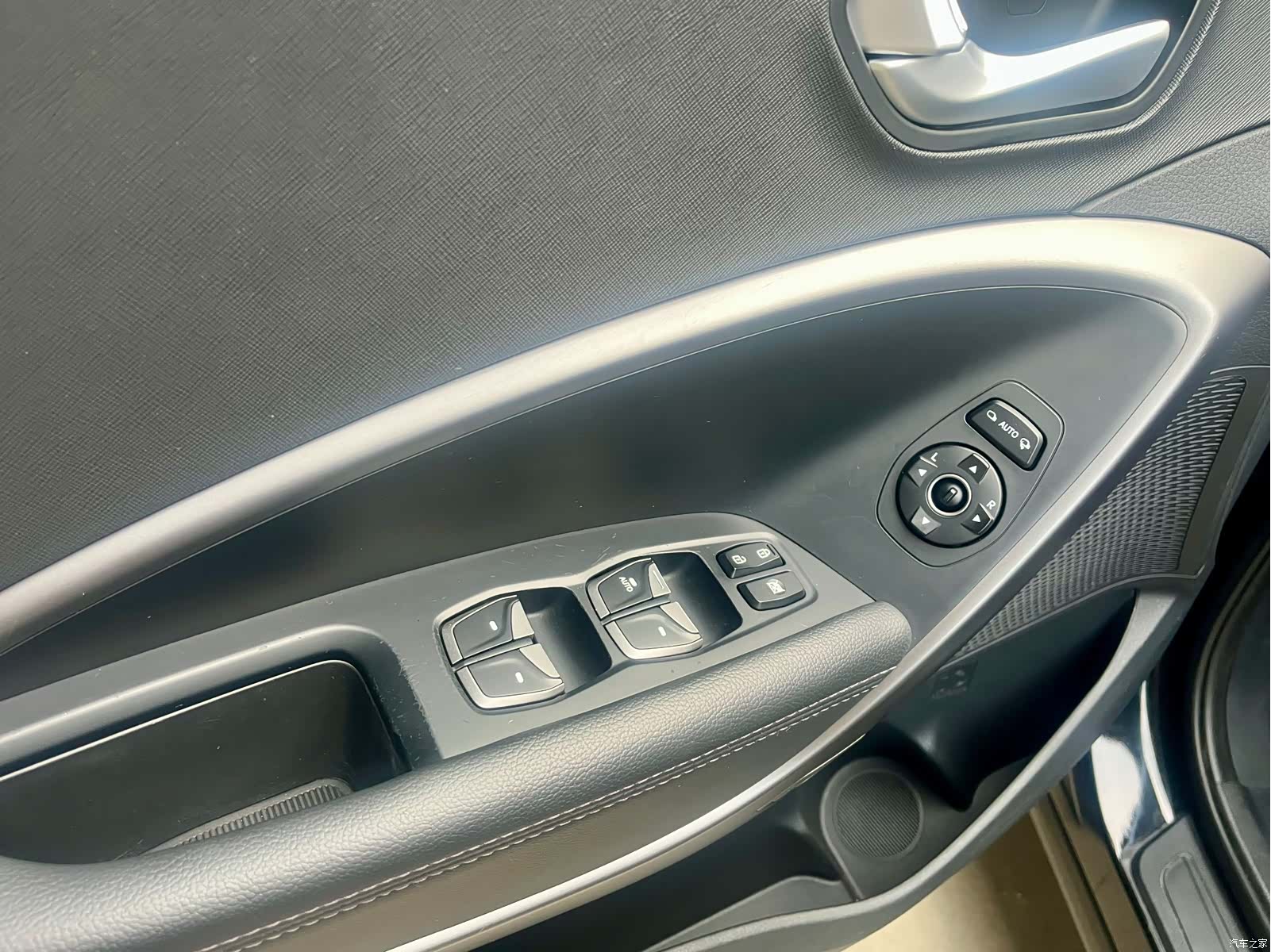 Hyundai Santa Fe, 2016 8
