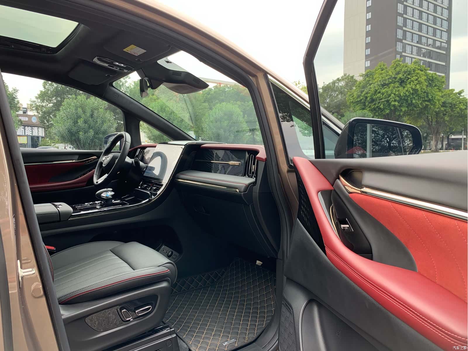 Trumpchi M8, 2023 14
