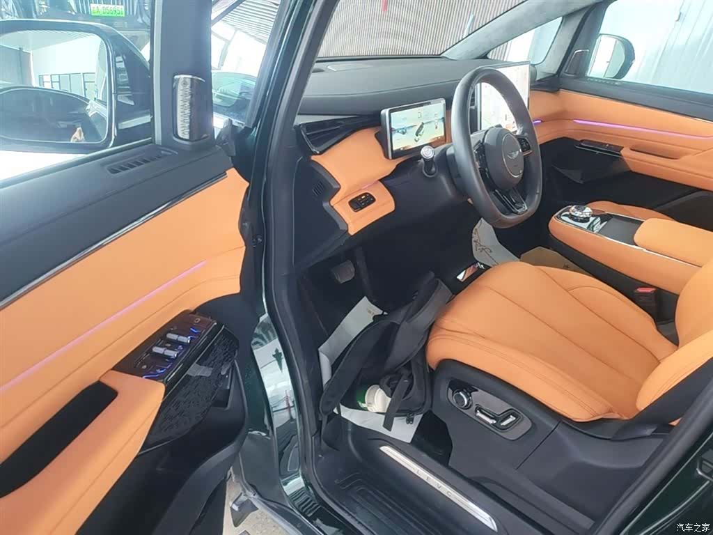 LEVC L380, 2025 16