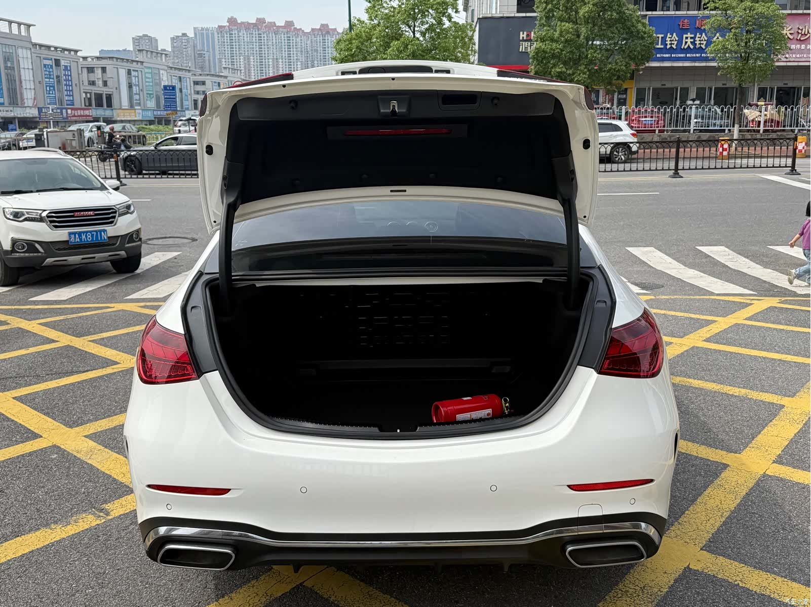 Mercedes-Benz C-Class, 2023 15