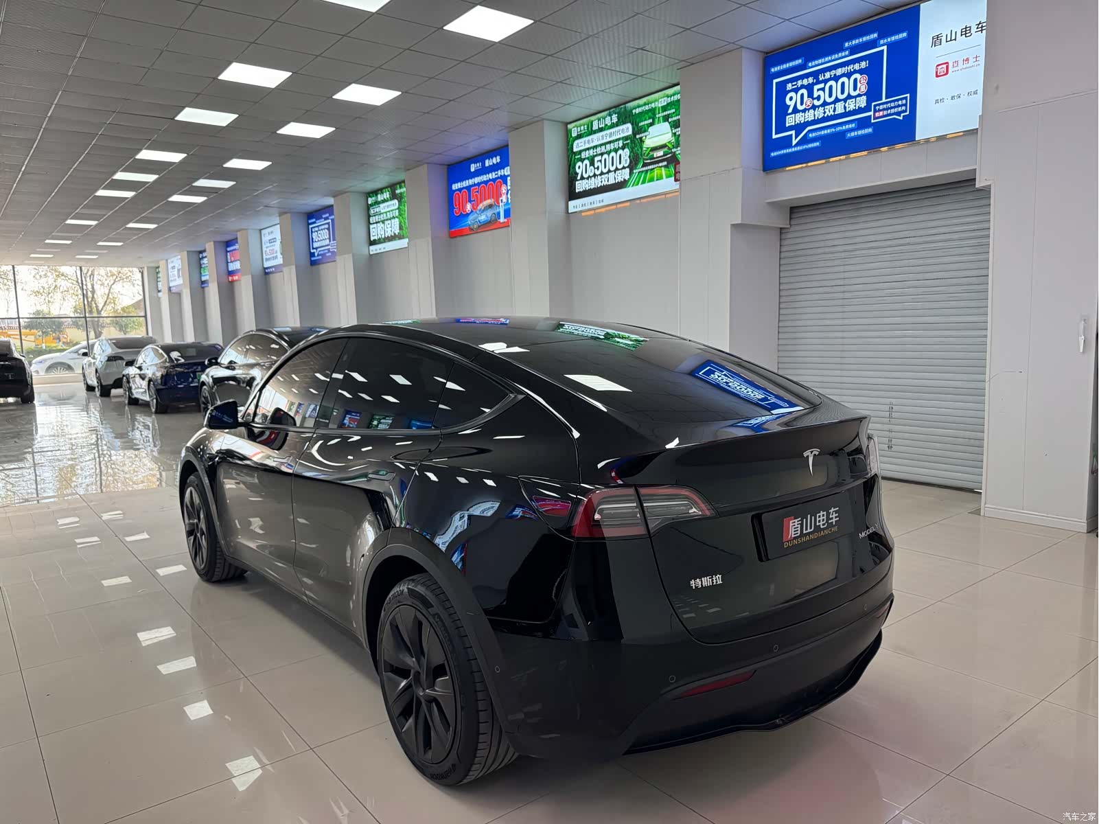 Tesla Model Y, 2023 4