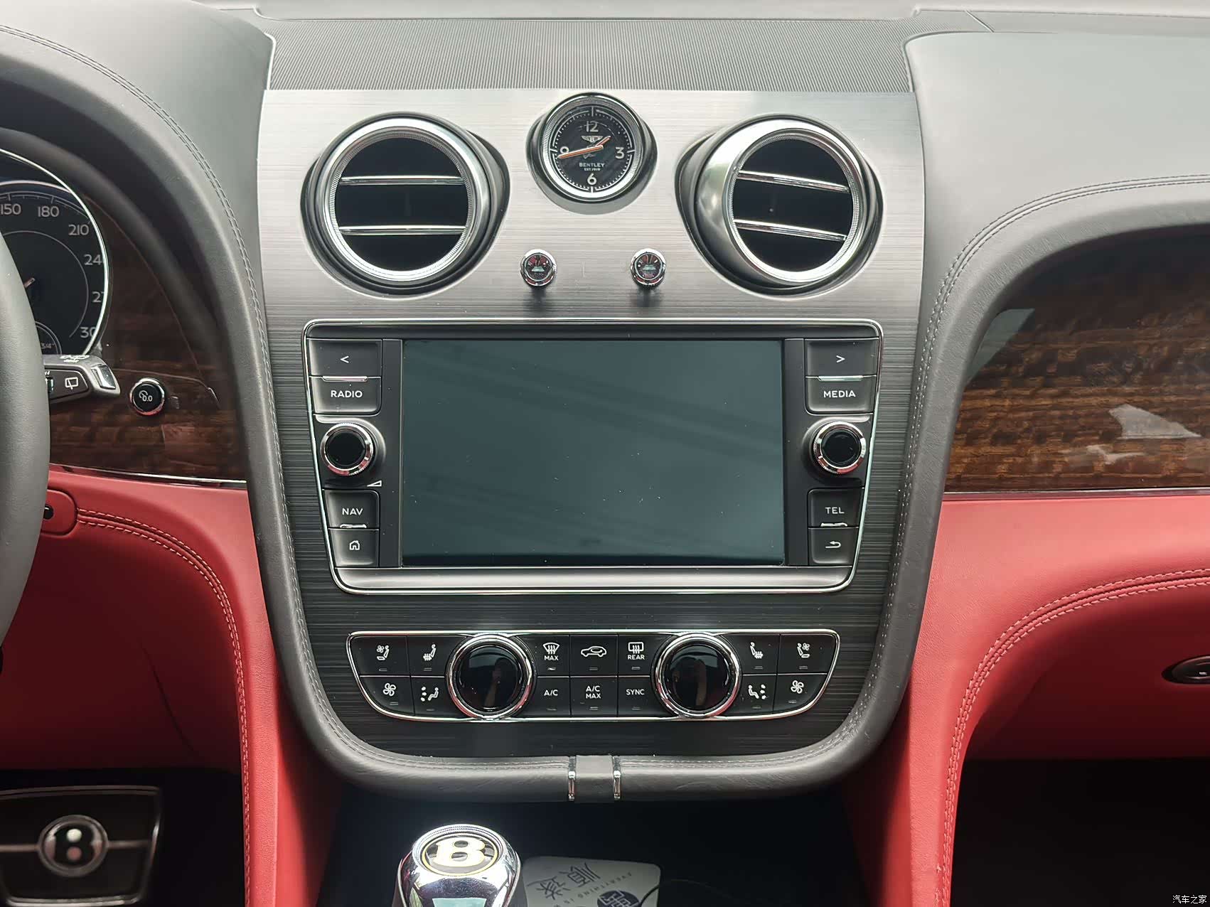 Bentley Bentayga, 2019 18