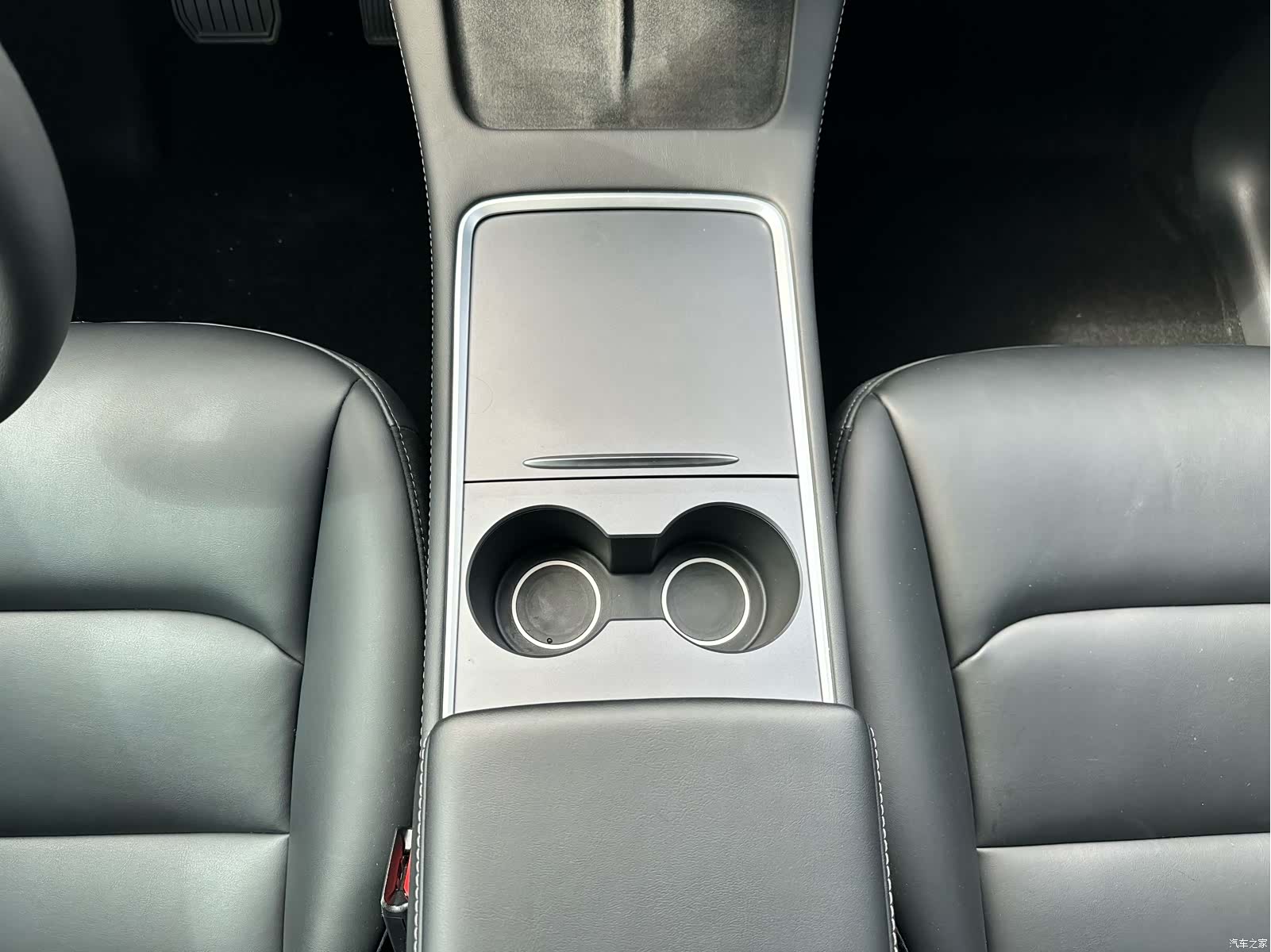 Tesla Model Y, 2023 10
