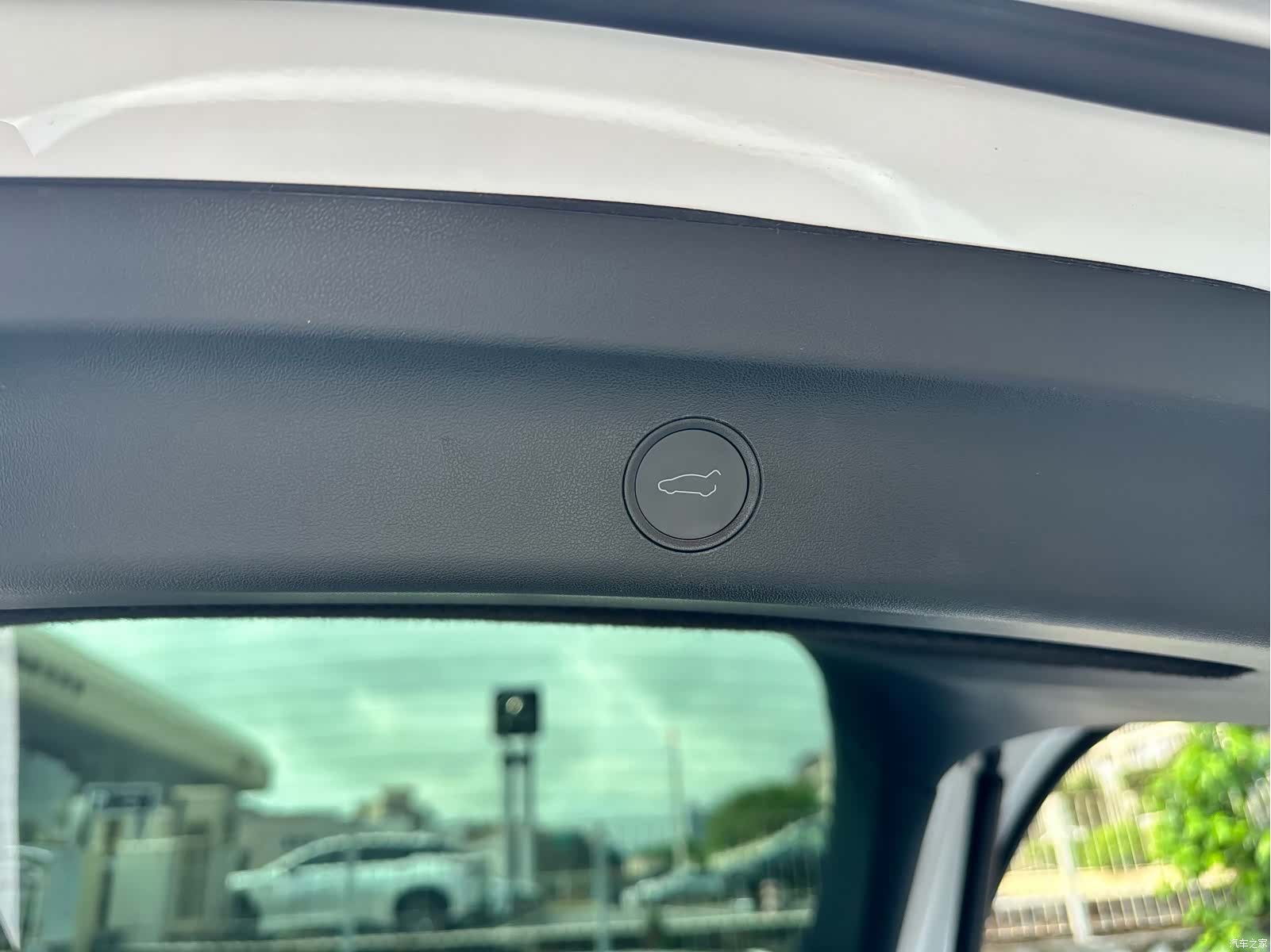 Tesla Model Y, 2023 21