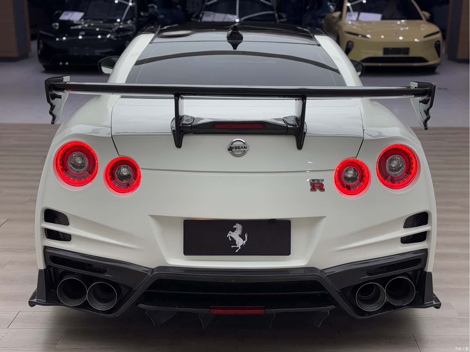 Nissan GT-R, 2010 10