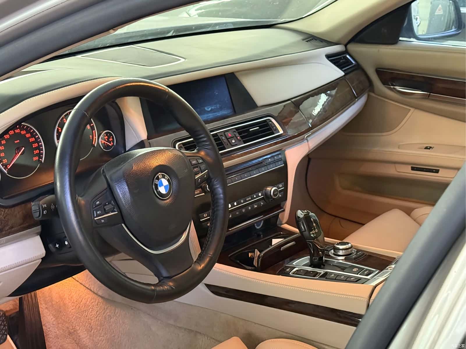 BMW 7 Series, 2010 3