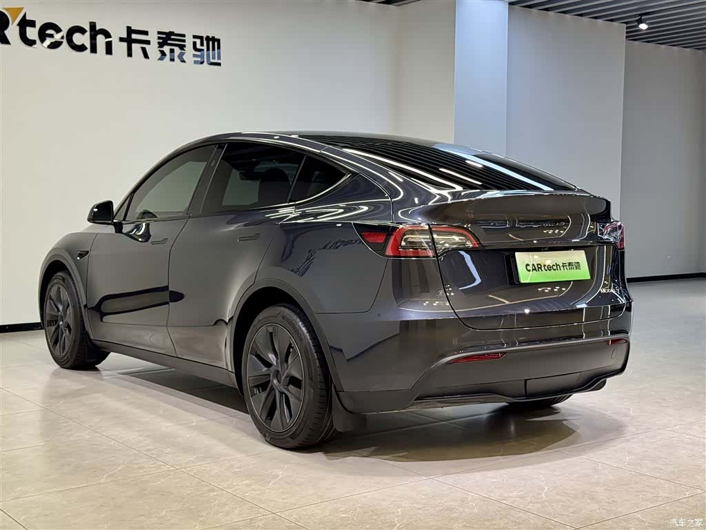 Tesla Model Y, 2024 6