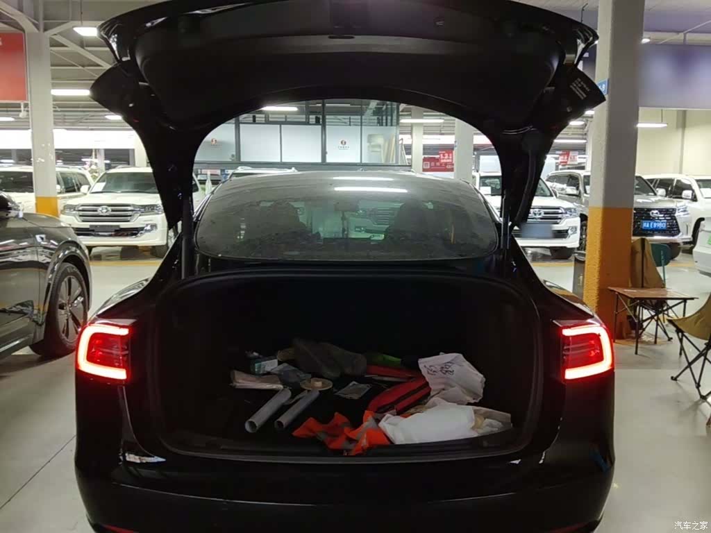 Tesla Model 3, 2023 19