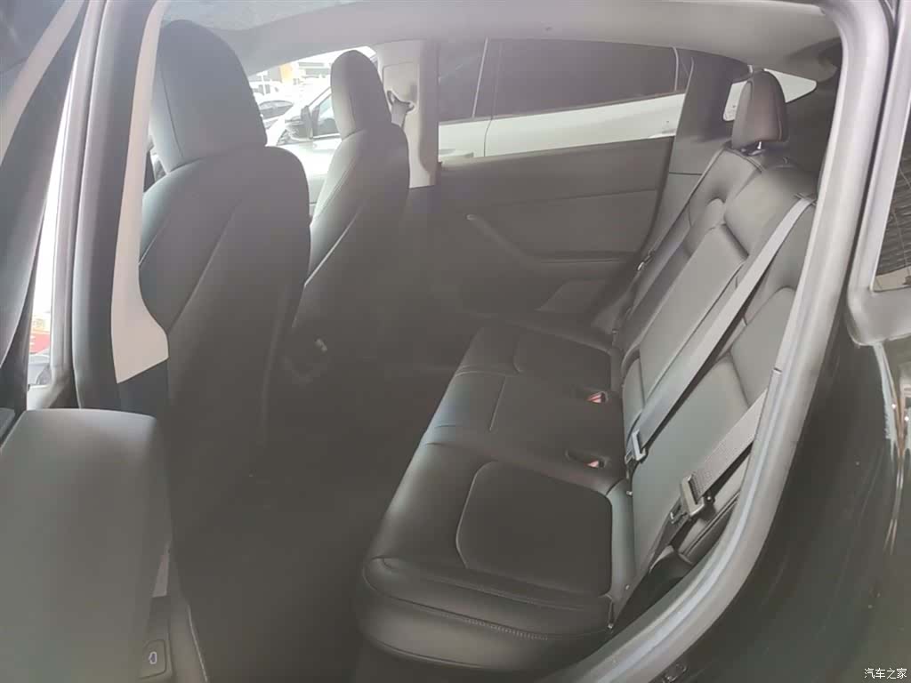 Tesla Model Y, 2022 17