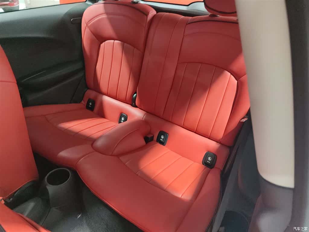Mini ONE, 2020 14