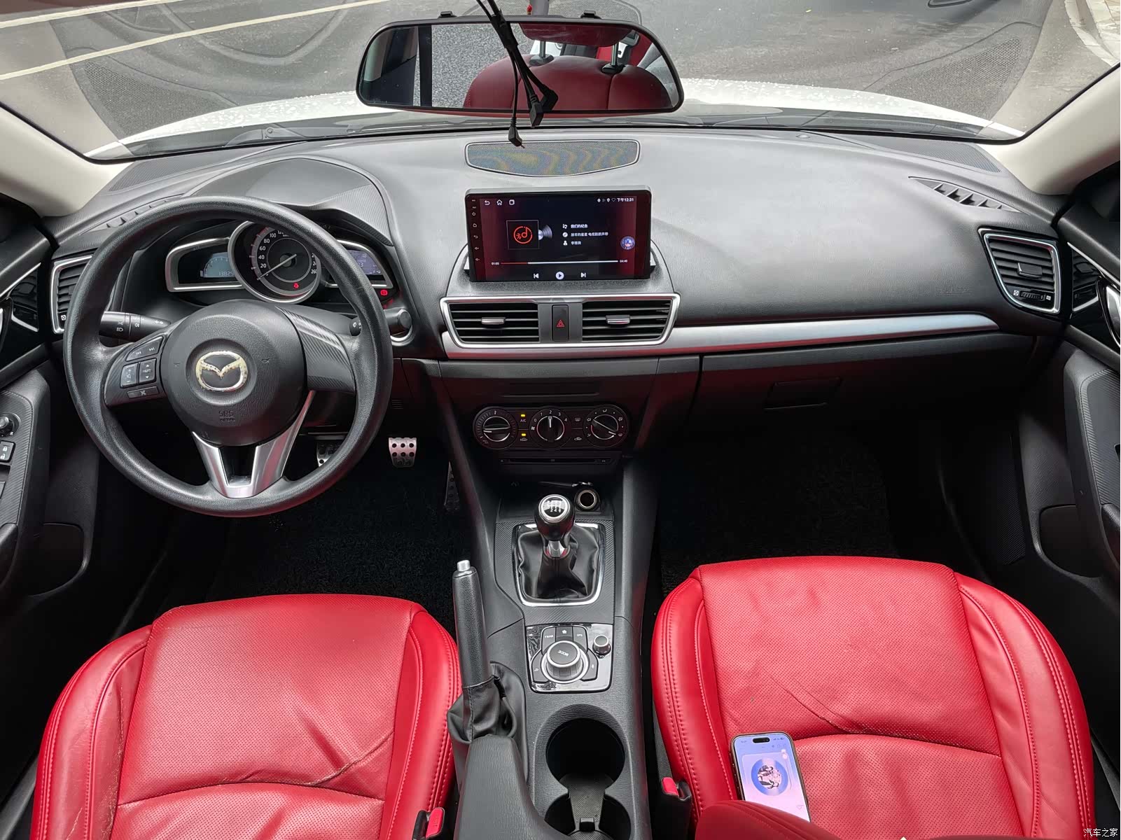 Mazda Mazda3, 2015 10