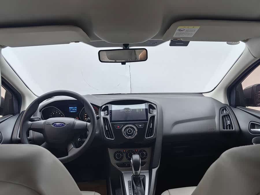 Ford Focus 2014, фото 6