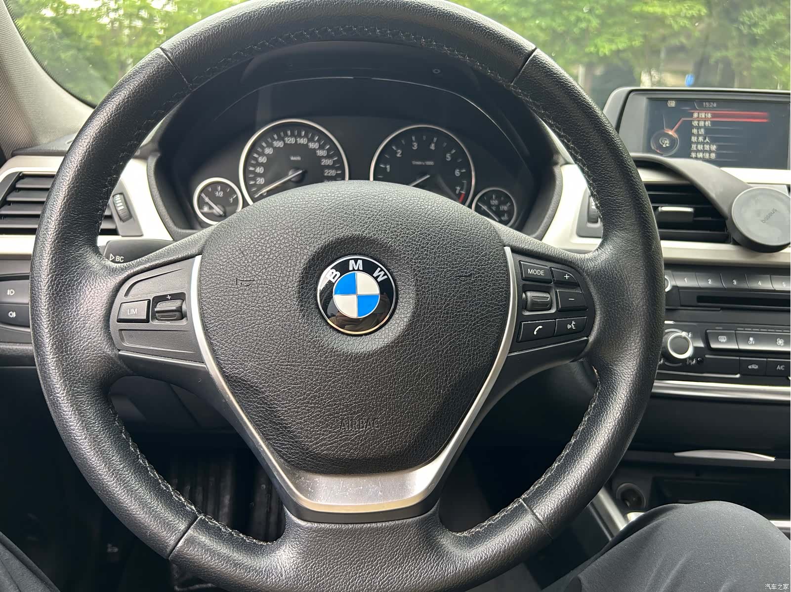 BMW 3 Series, 2015 12