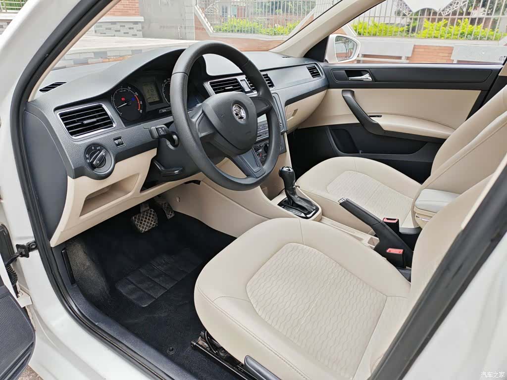 Skoda Rapid, 2016 13