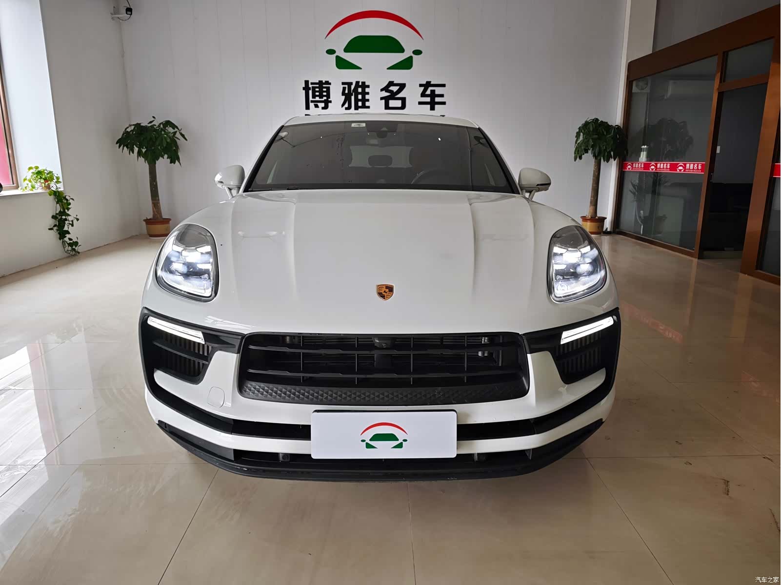 Porsche Macan, 2023 1